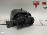 2Переходник охладителя батареи бинокль в сборе Tesla model X S REST 1003117-00-H - фото 1