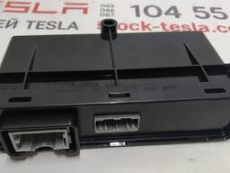 Блок контроля стояночного тормоза Tesla model X S REST 1007618-00-J