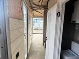 Mebel va maishiy texnika bilan dengiz konteyneridan kalit uy - фото 3