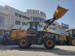 Фронтальный погрузчик XCMG LW330FN
