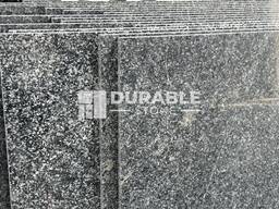 Granit bo'linishi, issiqlik bilan ishlangan, sayqallangan, buta bilan bolg'alangan