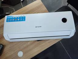 Инверторный кондиционер FUJIAIRE 12000