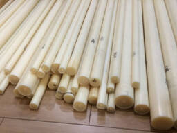 Капролоктан стержень