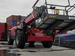 Uyda jinsiy aloqada bolgan sinfdoshlar Legginglarda jingalak dumbali qizlarning fotosuratlari