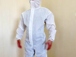 Медицинский одноразовый защитный комбинезон