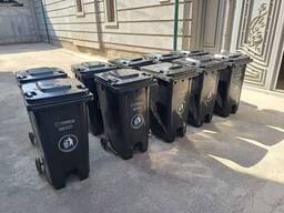 Мусорный бак на колесах передвижной