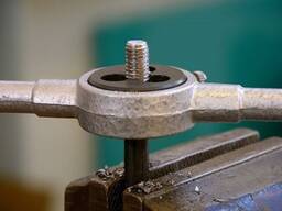 Нарезка резьбы Вид проката: труба; вал…, Спос. нарезки: сверлильный станок… в Ташкенте