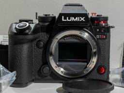 Panasonic LUMIX S1 IIE oynasiz kamera