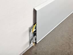 Плинтус алюминиевый со скрытым кабель каналом