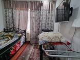 Продается своя квартира центре Ташкента метро Шахристан 3/3/4 - fotosurat 2