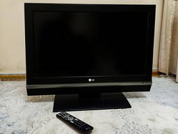 Продам телевизор LG 32LC2R