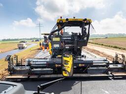Продаётся Асфальтоукладчик BOMAG BF 800C S600