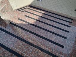 Самоклеюшие ленты на ступени 8