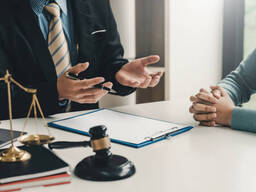 Tashqi iqtisodiy faoliyat bilan shug'ullanuvchi korxonalarga huquqiy yordam va maslahatlar