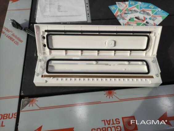 Вакуумный упаковщик Hurakan HKN-V300
